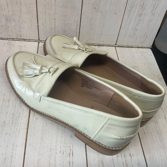 Steve Madden Woman's Meela Bone Patent Loafers Size 9M Fringe/Tassel Trim - Picture 8 of 10